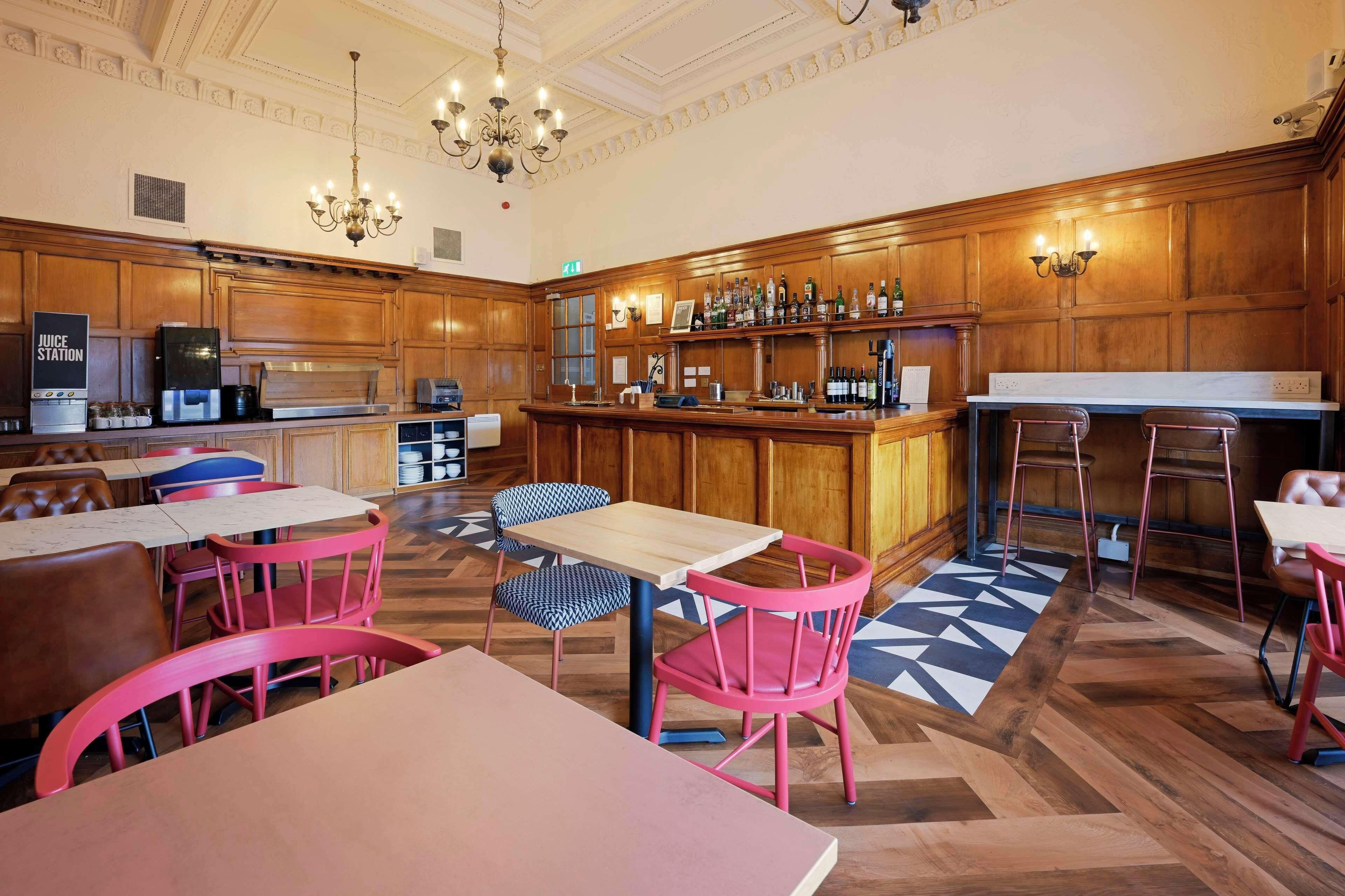 Travelodge Edinburgh Haymarket — Foto 2
